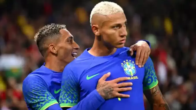 Irkçılık sınır tanımıyor! Paris'te Brezilyalı yıldıza saldırı