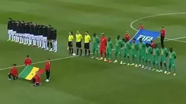 İran Milli Takımı'ndan maç öncesi Mahsa Amini protestosu