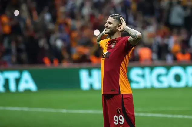 Galatasaray'da Gol Krizi Taraftar Icardi'yi Çağırıyor