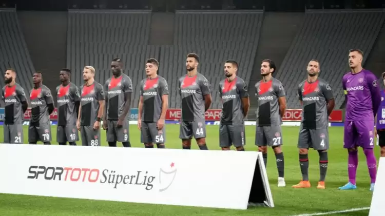 Fatih Karagümrük'te Andrea Pirlo’dan İstanbulspor maçında 3 değişiklik