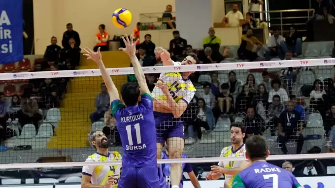  Fenerbahçe Bursa'dan mutlu dönüyor