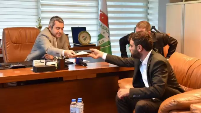 Adanur sözünü tuttu! Bursaspor'a dev bağış