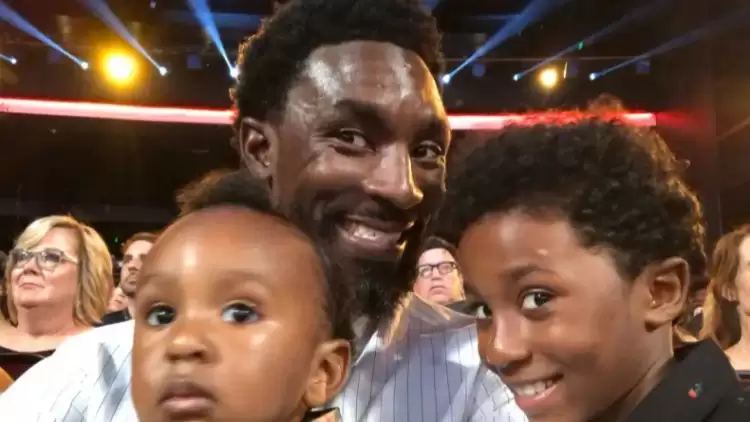 Eski NBA Oyuncusu Ben Gordon, Oğluna Vurduğu İçin Havaalanında Tutuklandı