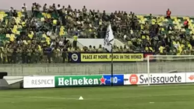 Fenerbahçe taraftarından Kıbrıs'ta Atatürk mesajı