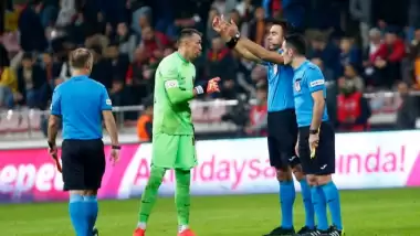 Galatasaray isyan etti, hakem yorumcuları değerlendirdi!