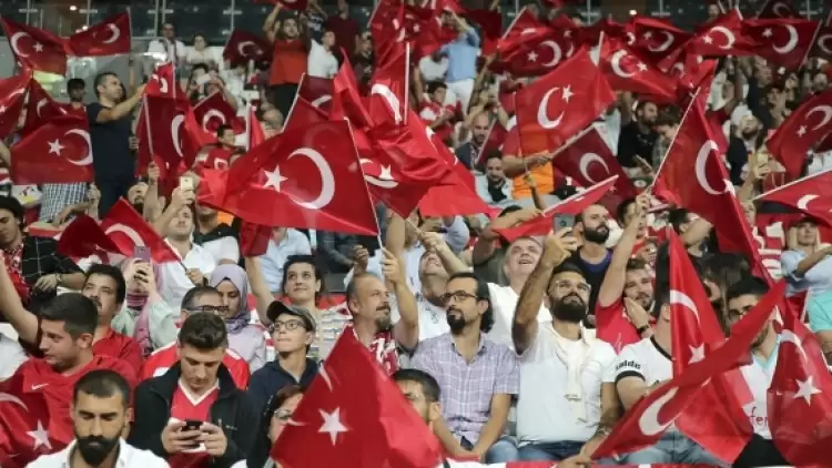 A Milli Futbol Takıma kısmi tribün kapatma cezası