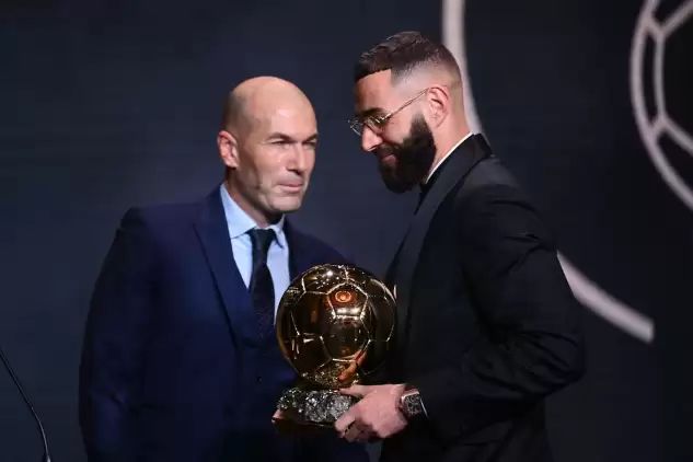 Ballon d'Or ödülünü kazanan futbolcu Karim Benzema oldu