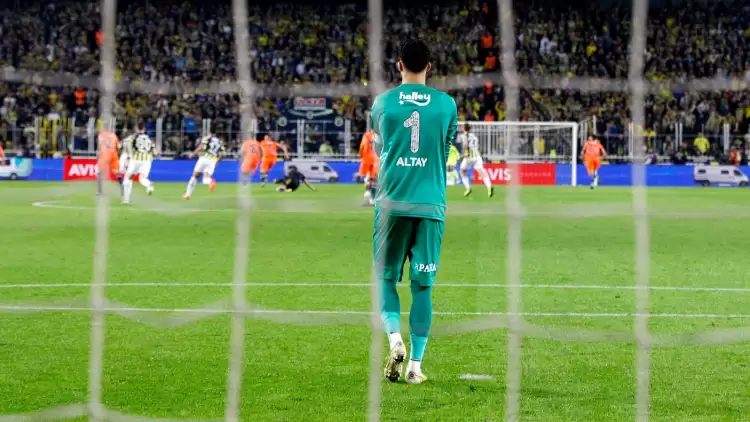 Altay Bayındır'dan Yeni Sözleşme Açıklaması: "Görüşüyorlar"