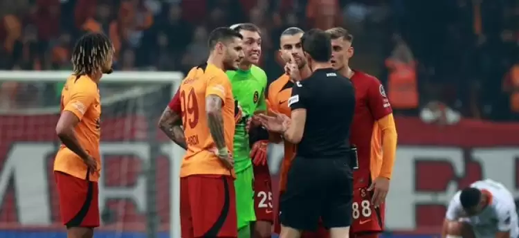 Abdülkerim Bardakçı Galatasaray kariyerine kırmızı kartlarla başladı 