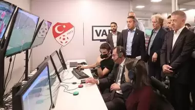TFF başkanlara VAR'ı anlattı, Özbek ve Çebi gitmedi