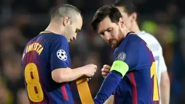 Lionel Messi, Barcelona'ya geri dönecek mi? Iniesta açıkladı