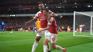 "Mesut Özil Aubameyang gibi değil!"