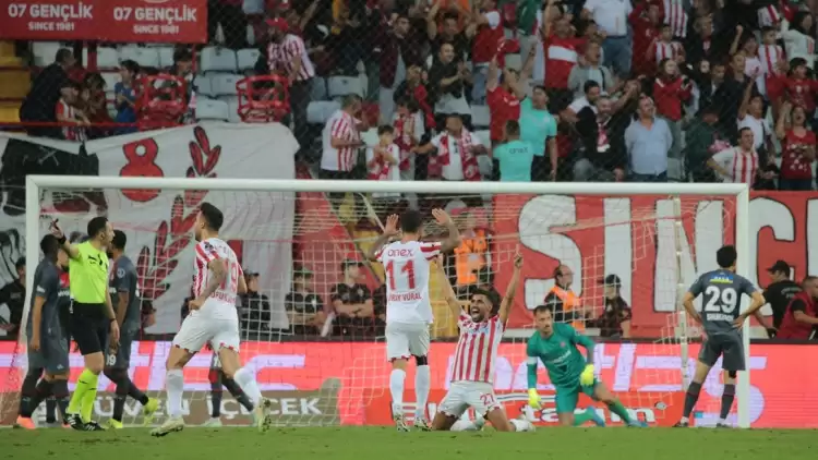 Antalyaspor - Fatih Karagümrük: 4-2 (Maç Sonucu - Özet)