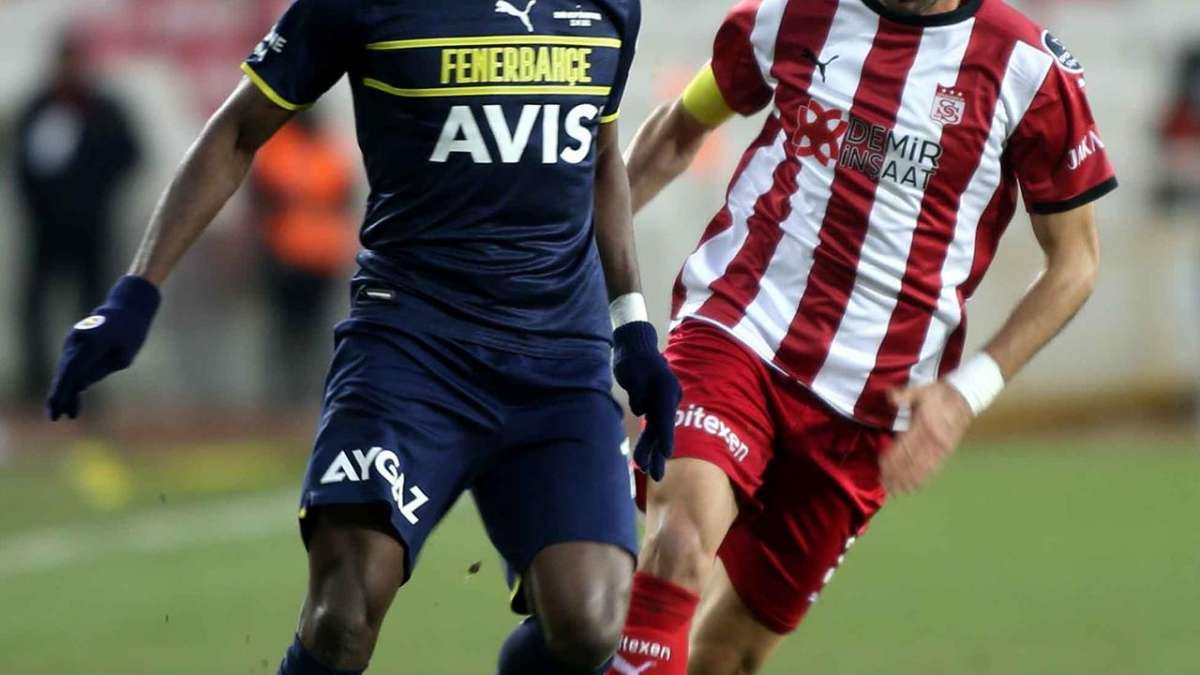 Fenerbahçe Sivasspor'u farklı geçti, zirveyi geri aldı- Son Dakika