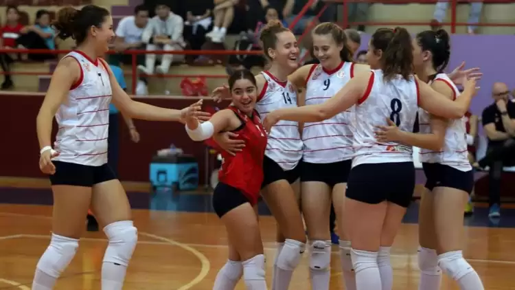 Antalyaspor Voleybol Takımı, yoluna yenilgisiz devam ediyor