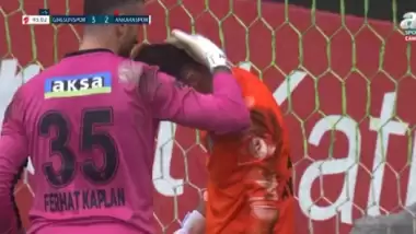 VİDEO | Ferhat Kaplan'dan alkışlanacak hareket! Genç kaleciyi teselli etti