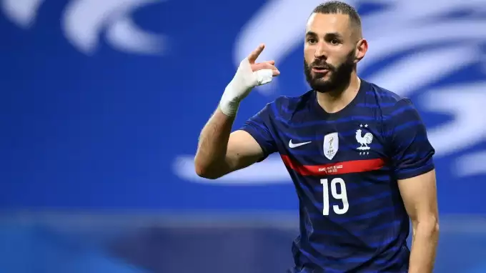 Sakatlık kurbanı Fransa'dan Benzema kararı!