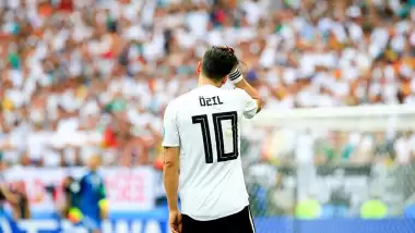 Mesut Özil, Almanya'yı favori göstermedi