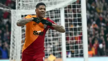 Galatasaray'a Van Aanholt müjdesi: Talipler arttı!