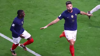 Horoz, yıldızlarıyla öttü!