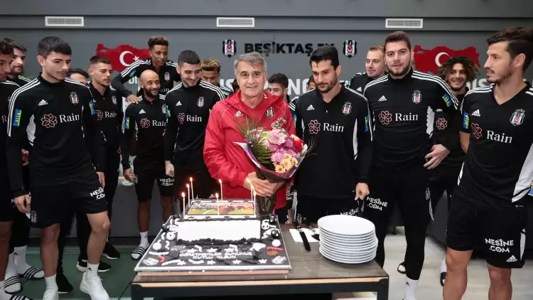Beşiktaş Teknik Direktörü Şenol Güneş'e Öğretmenler Günü kutlaması