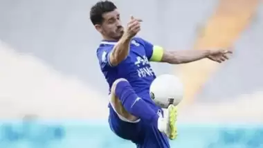 Sen misin protestoya destek veren! İranlı futbolcuya bunu yaptılar