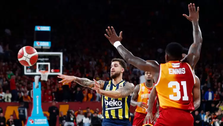 Fenerbahçe Beko'da Scottie Wilbekin, Galatasaray maçında sakatlandı