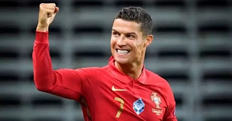 Cristiano Ronaldo, Al-Nassr'a Transfer Oluyor! Alacağı Ücret...