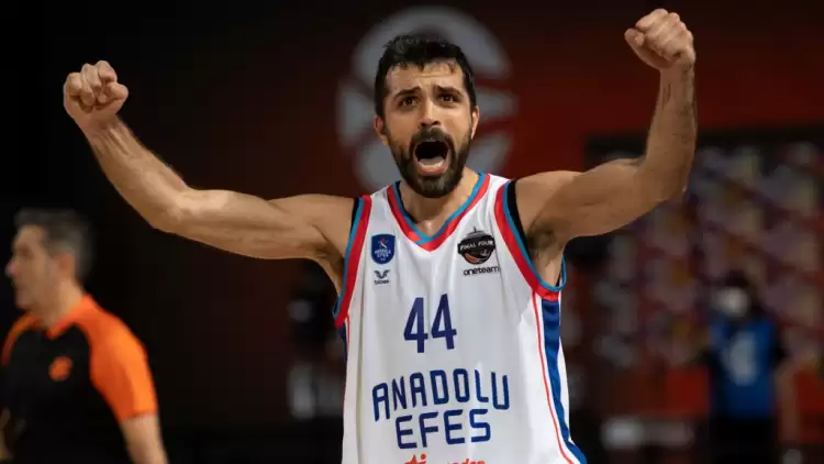 Anadolu Efes, Krunoslav Simon'un Formasını Emekliye Ayıracak