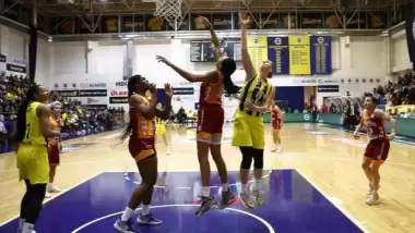 Fenerbahçe Galatasaray'ı 8 sayıyla devirdi!