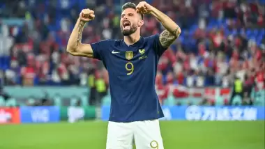Olivier Giroud tarihe geçti! Tüm zamanların...