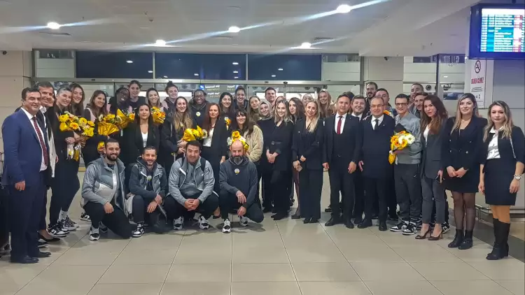 VakıfBank, Kulüpler Dünya Şampiyonası İçin Antalya’ya Gitti