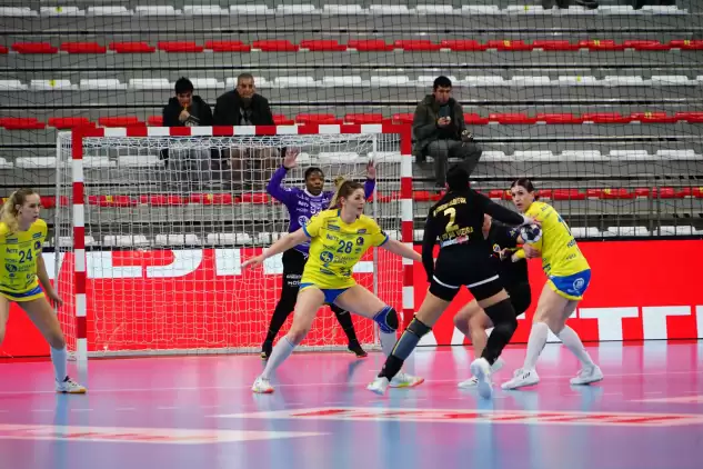 Hentbol Haberleri:  Kastamonu Belediyespor - Metz Handball: 23- 28