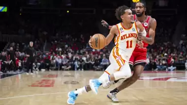 NBA'den, topu tribünlere fırlatan Trae Young'a ceza!