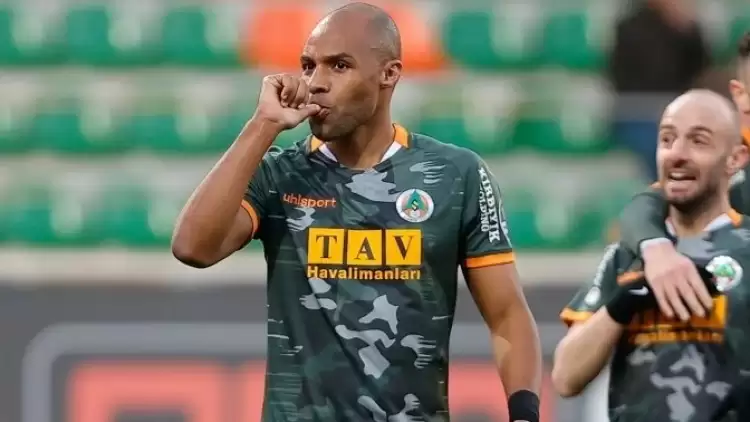 Alanyaspor'un Golcüsü Wilson Eduardo Şampiyonluk Adaylarını Açıkladı