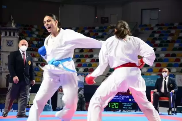 U21 Karate Şampiyonası'nda Gülbahar Gözütok Dünya Şampiyonu oldu