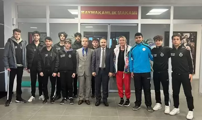 Hentbol Haberleri: Ergenenin Gençleri Tekirdağ'da Şampiyon Oldu