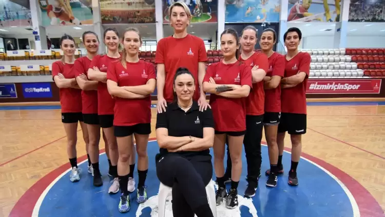 Hentbol Haberleri: İzmir Kadın Hentbol Takımı Çeyrek Finali İstiyor