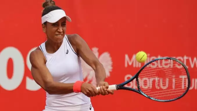 Çağla Büyükakçay çeyrek finalde!