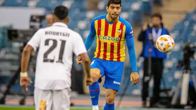 Transfer yasağı kalkıyor, Galatasaray'a İspanya'dan savunmacı geliyor