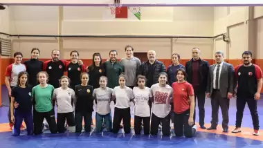 Federasyon başkanından milli güreşçilere ziyaret!