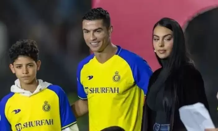 Cristiano Ronaldo İlk Maçında Tepki Aldı! Georgina Rodriguez'in Gölgesinde Kaldı