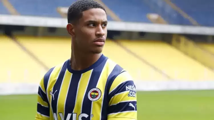 Fenerbahçe'nin Yeni Transferi Jayden Oosterwolde Basın Toplantısında Konuştu