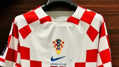 Hırvat yıldız formasını depremzedeler için bağışladı