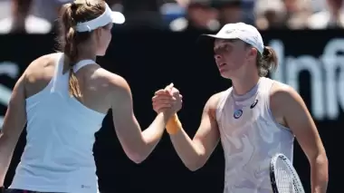 Rybakina, son şampiyonu devirdi, finale çıktı!