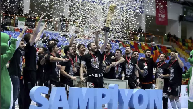Hentbol'da şampiyon Beşiktaş!