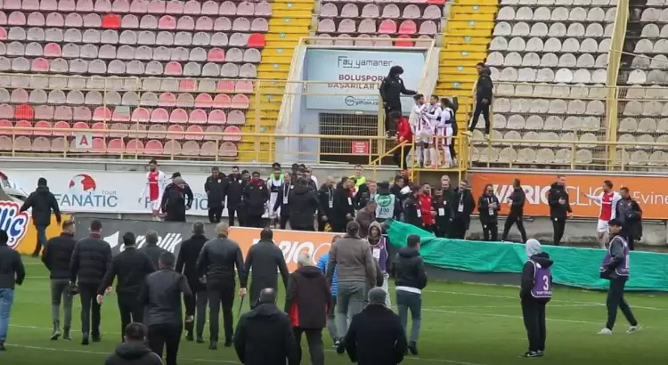 Spor Toto 1. Lig'de Boluspor-Samsunspor maçı sonrası arbede