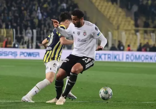 Cenk Tosun kötü haberi verdi: Uzun süre sahalardan...