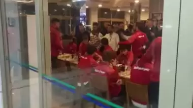 Balıkesirsporlu taraftarlar, futbolculara saldırdı! Soruşturma başlatıldı...