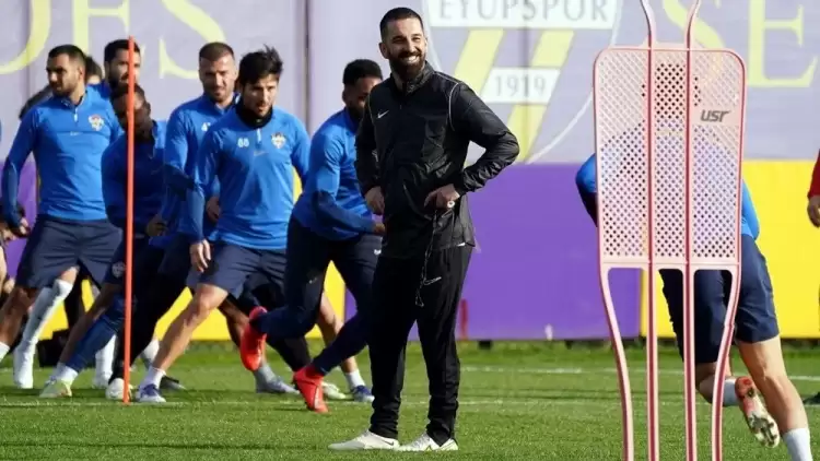 Arda Turan, Eski Galatasaraylı Semih Kaya'yı Ekibine Almak İstiyor